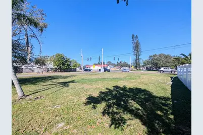 3990 54th Avenue N, Saint Petersburg, FL 33714 - Photo 2