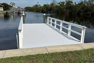 363 Mt Richmond Ave NE, Saint Petersburg, FL 33702 - Photo 6