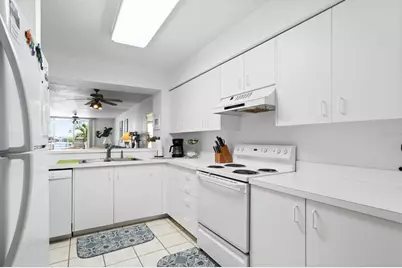 6093 Bahia Del Mar Circle #277, Saint Petersburg, FL 33715 - Photo 6