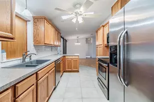 37449 Gill Ave, Zephyrhills, FL 33541 - Photo 28