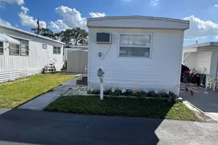 12674 Seminole Blvd, Largo, FL 33778 - Photo 2