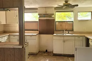 242 Oak Hill Rd, Lady Lake, FL 32159 - Photo 12