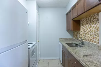 237 Thorn Tree Place #237, Brandon, FL 33510 - Photo 10