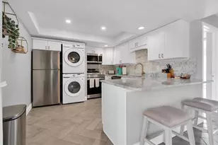 9000 Commodore Dr, Seminole, FL 33776 - Photo 10