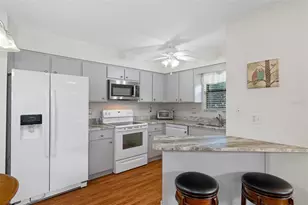 37820 Alissa Dr, Zephyrhills, FL 33542 - Photo 10