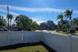 552 Tradewinds Dr, Dunedin, FL 34698 - Photo 48