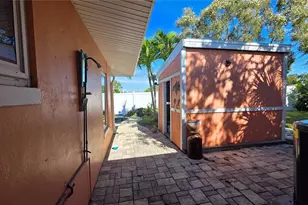 552 Tradewinds Dr, Dunedin, FL 34698 - Photo 74