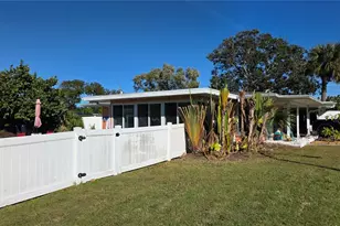 552 Tradewinds Dr, Dunedin, FL 34698 - Photo 16