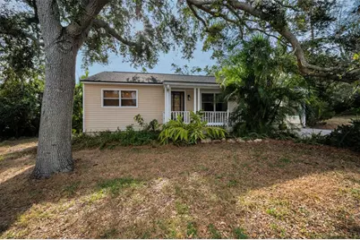 1205 Riverside Drive, Tarpon Springs, FL 34689 - Photo 1