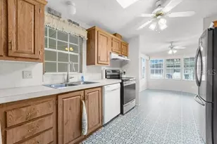 34124 Estates Ln, Wesley Chapel, FL 33543 - Photo 12