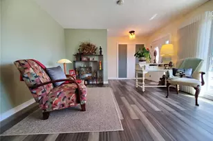1707 New Bedford Dr, Sun City Center, FL 33573 - Photo 18