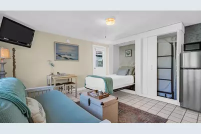 483 E Shore Drive #D4, Clearwater Beach, FL 33767 - Photo 8