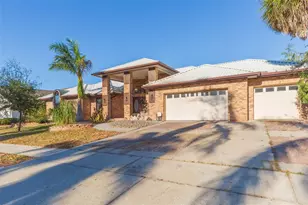 937 Bunker View Dr, Apollo Beach, FL 33572 - Photo 2