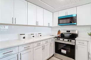 400 Island Way, Clearwater Beach, FL 33767 - Photo 8