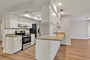 7801 17th Way N, Saint Petersburg, FL 33702 - Photo 12
