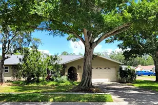 7801 17th Way N, Saint Petersburg, FL 33702 - Photo 2