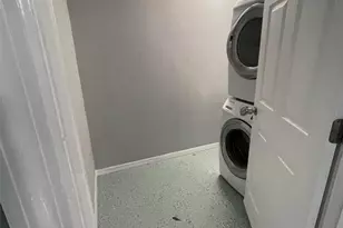 8601 Twin Lakes Blvd, Tampa, FL 33614 - Photo 26