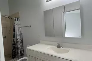 8601 Twin Lakes Blvd, Tampa, FL 33614 - Photo 58