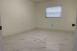 8601 Twin Lakes Blvd, Tampa, FL 33614 - Photo 20