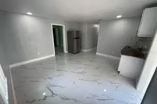 8601 Twin Lakes Blvd, Tampa, FL 33614 - Photo 30