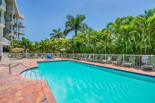 11605 Gulf Blvd, Treasure Island, FL 33706 - Photo 38