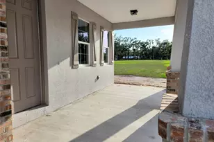 413 Shannon Ests Ct, Plant City, FL 33563 - Photo 2