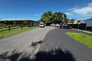 5250 15th St N, Saint Petersburg, FL 33703 - Photo 2
