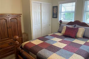 10138 N Lake Dr, Largo, FL 33773 - Photo 20