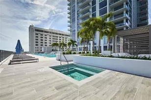 301 1st St S, Saint Petersburg, FL 33701 - Photo 10