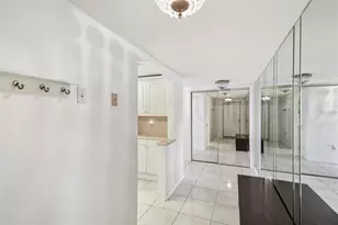 5200 Brittany Dr S, Saint Petersburg, FL 33715 - Photo 4