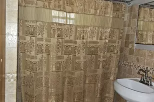 905 10th St SW, Ruskin, FL 33570 - Photo 10