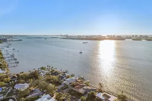 1836 Venetian Point Dr, Clearwater, FL 33755 - Photo 32