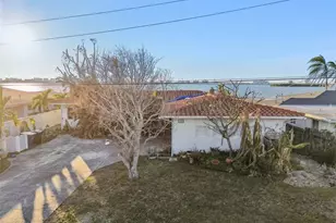 1836 Venetian Point Dr, Clearwater, FL 33755 - Photo 22