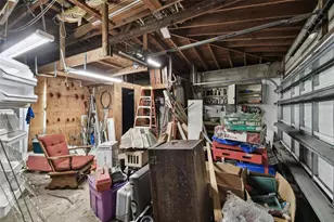 1836 Venetian Point Dr, Clearwater, FL 33755 - Photo 32