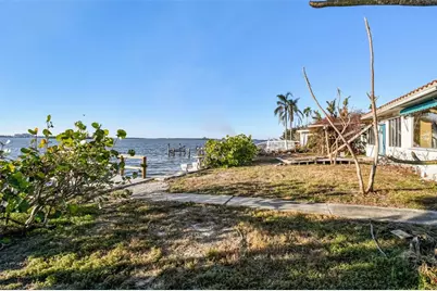 1836 Venetian Point Drive, Clearwater, FL 33755 - Photo 8