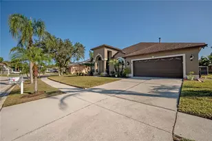 10126 Londonshire Ln, Tampa, FL 33647 - Photo 4