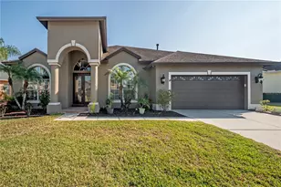 10126 Londonshire Ln, Tampa, FL 33647 - Photo 2