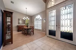 10126 Londonshire Ln, Tampa, FL 33647 - Photo 6