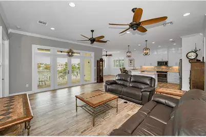 11325 5th Street E, Treasure Island, FL 33706 - Photo 10