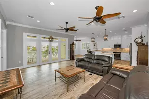 11325 5th St E, Treasure Island, FL 33706 - Photo 10