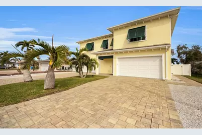 11325 5th Street E, Treasure Island, FL 33706 - Photo 4