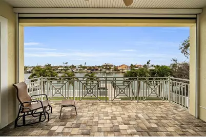 11325 5th Street E, Treasure Island, FL 33706 - Photo 12