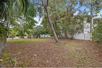 150 Almedo Way NE, Saint Petersburg, FL 33704 - Photo 10