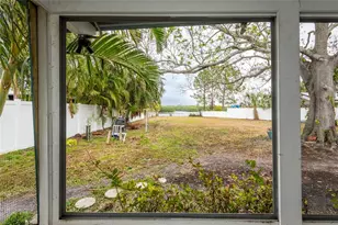 2744 45th St S, Gulfport, FL 33711 - Photo 10