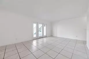 107 Sea Horse Dr SE, Saint Petersburg, FL 33705 - Photo 8