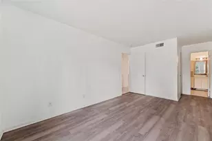 107 Sea Horse Dr SE, Saint Petersburg, FL 33705 - Photo 28