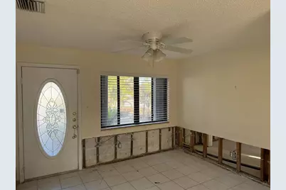 9524 Treasure Lane NE, Saint Petersburg, FL 33702 - Photo 12