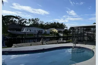 9524 Treasure Lane NE, Saint Petersburg, FL 33702 - Photo 6