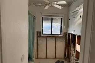 9524 Treasure Ln NE, Saint Petersburg, FL 33702 - Photo 16