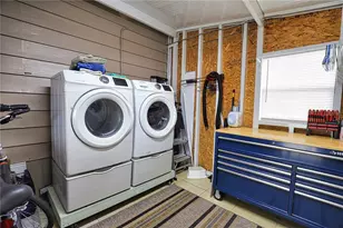 252 Hibisco Dr, North Port, FL 34287 - Photo 10